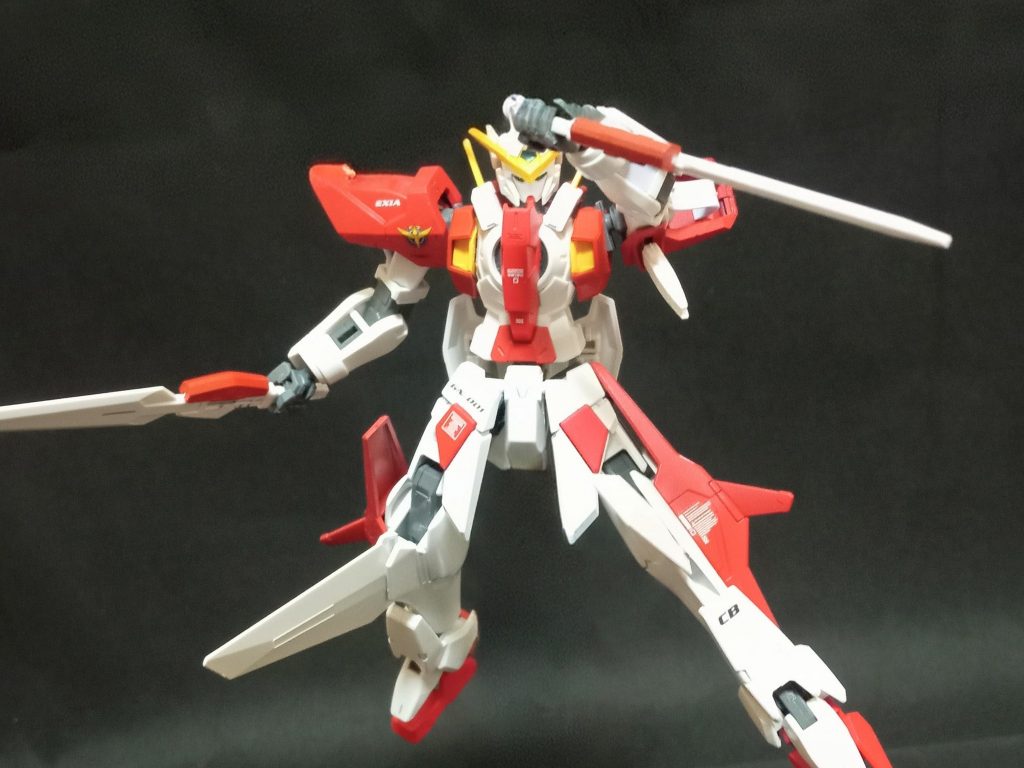 胸部はデュナメスより。センサーシステムや粒子コントロール能力が向上。近接戦でも敵の死角や動線を正確に見切る精密な戦闘が可能に。