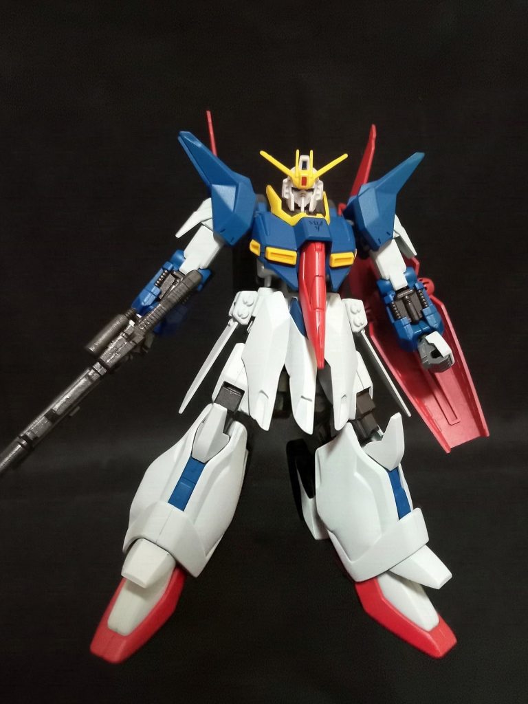 リントヴルムはスリムですが、こちらはかなりマッシブなΖガンダムになりました