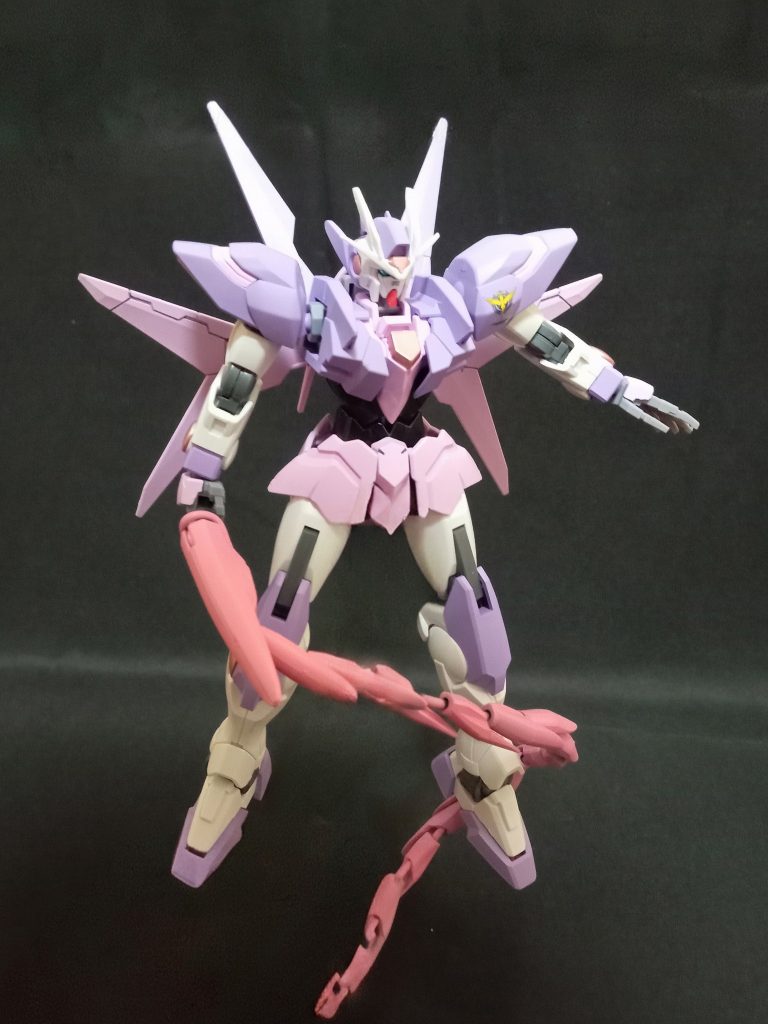 ダブルオーダイバーとアルスアースリィをベースに、レギルスの肩とフロントアーマーを付け、なんとなくイノベイド側っぽいイメージで組みました