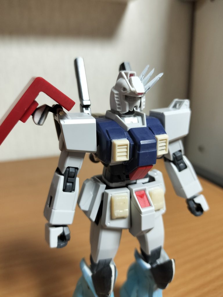 使ったキットは、ガンダム、陸戦型ガンダム、グフカスタム、ザクというところです。　他は適当なジャンク。