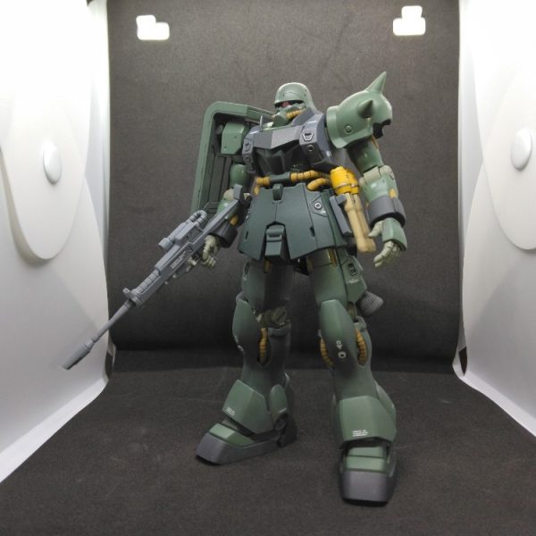 ギラ・ズール「ホスタイル・コントロール」社所属機