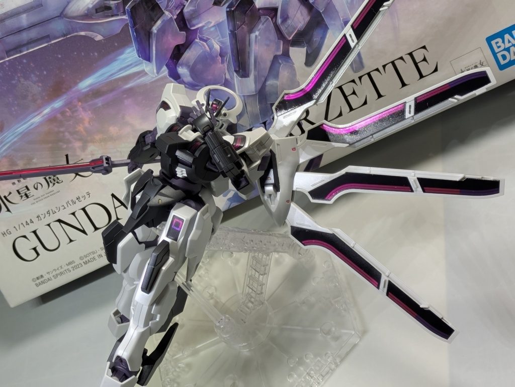 ガンダム　シュバルゼッテ–3枚目/制作者：鈴木 英介