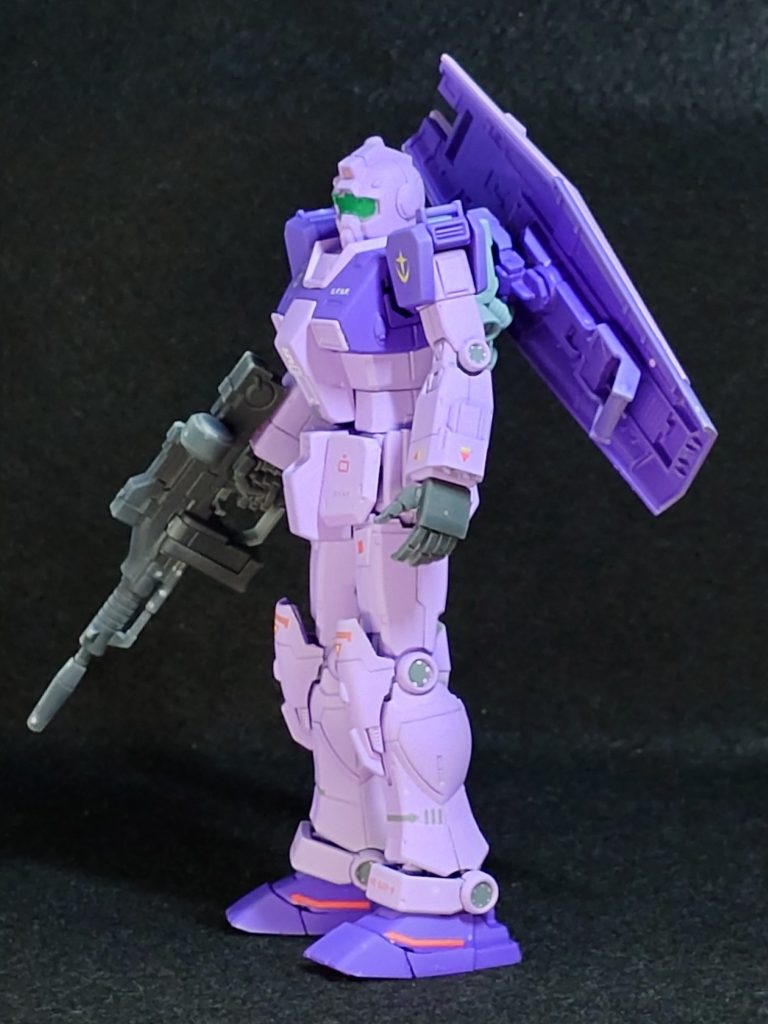 サイドにももう少しデカールを貼れば良かったかな…