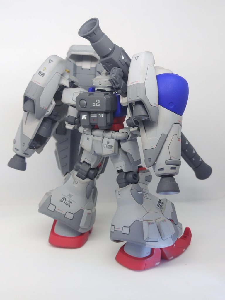バックショット。裾のスジ彫りは気に入ってます。