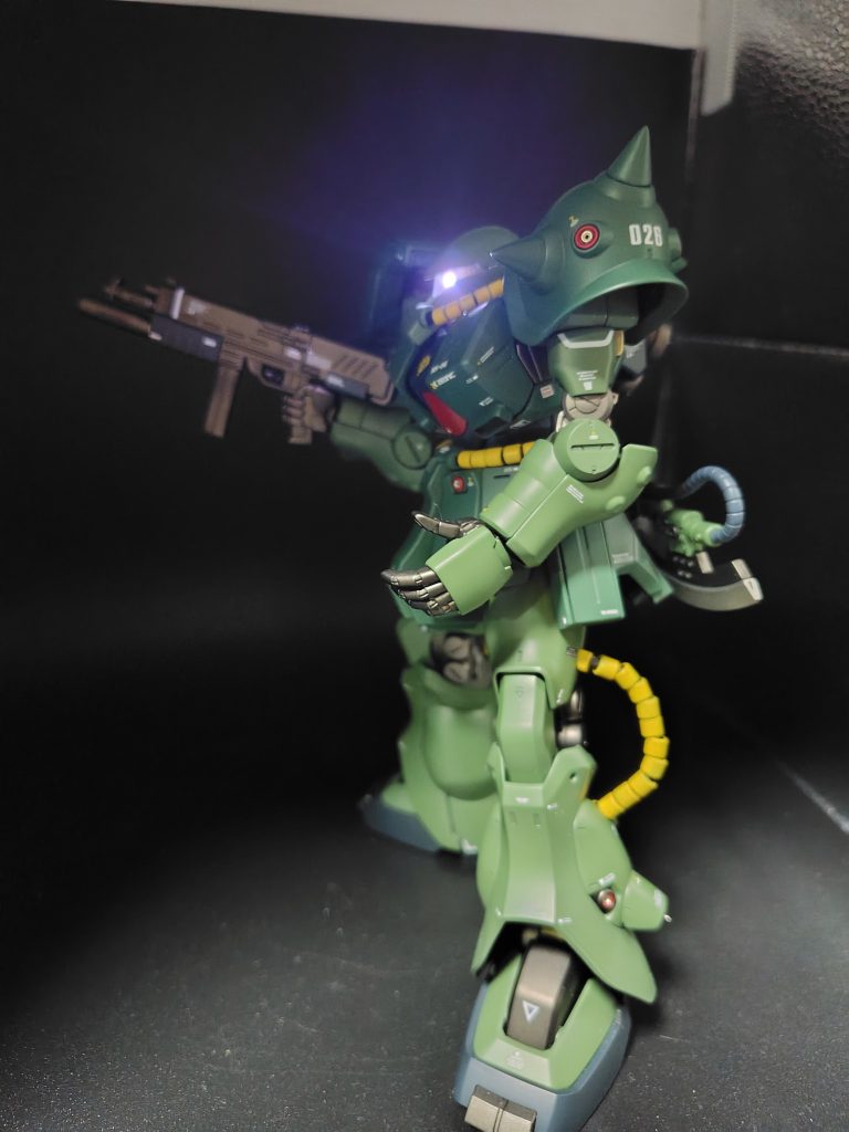 目がピカー