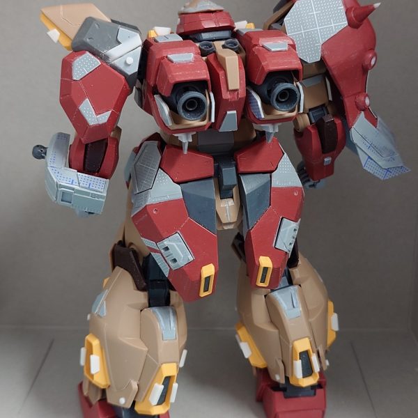 肩アーマーとバックパック、シールドの加工完了！これにてメッサーの全身改修が完了しました〜！お休みに入ったら1回サフ吹いて傷チェックですね〜！（2枚目）
