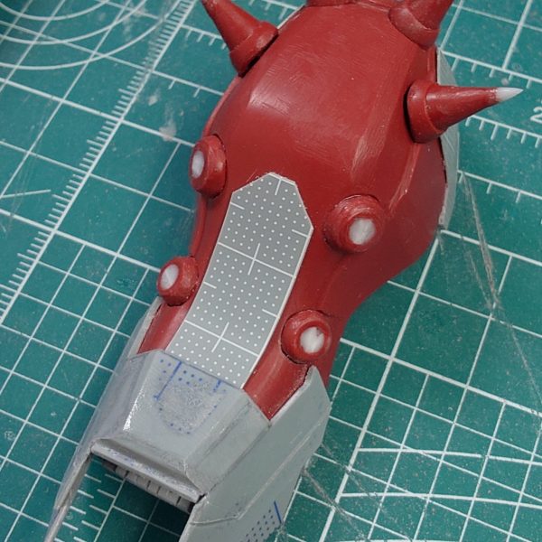 肩アーマーとバックパック、シールドの加工完了！これにてメッサーの全身改修が完了しました〜！お休みに入ったら1回サフ吹いて傷チェックですね〜！（6枚目）