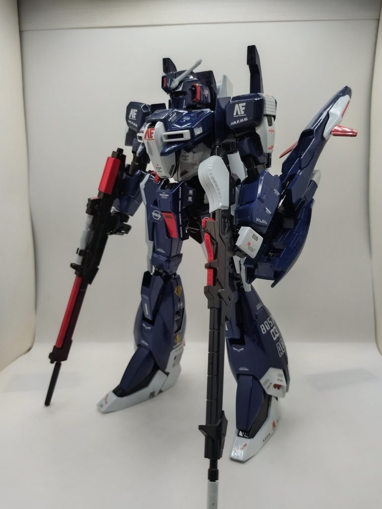 本体等は、ティターンズブルー２、ブラックナイトスコードカルラライトブルー、赤いガンダムレッドでシンプルに。武器や関節等は、ファントムグレーにしてます。&nbsp;&nbsp;&nbsp;
