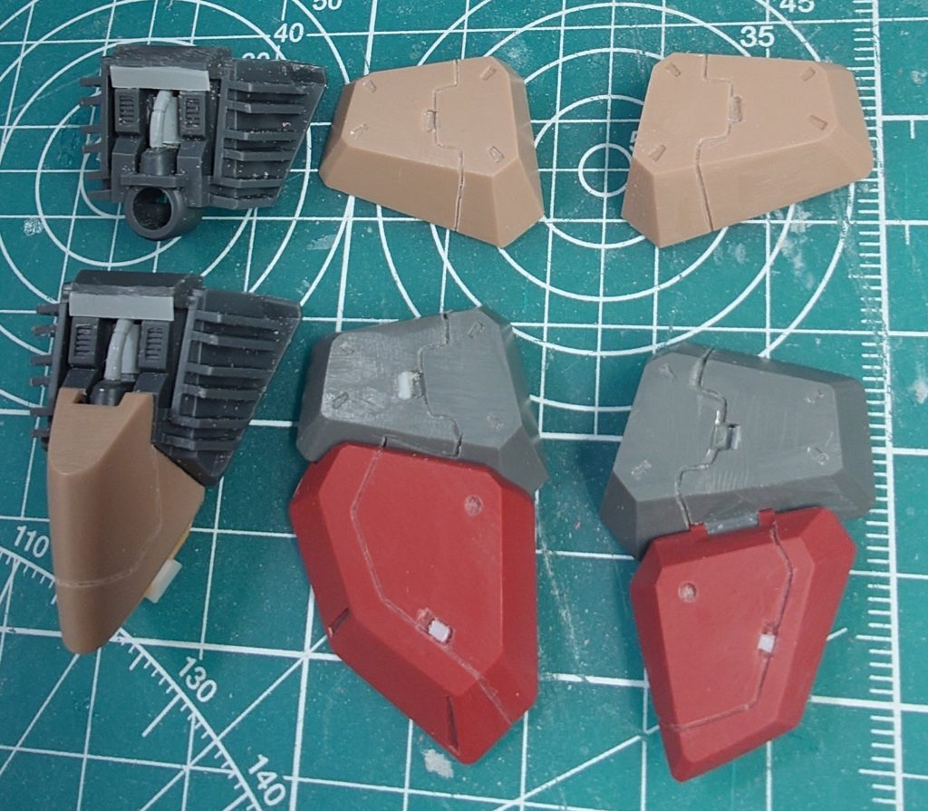 肩アーマーです肩アーマー上部のパイプは一度削ぎ落としてビルダーズパーツを着けました