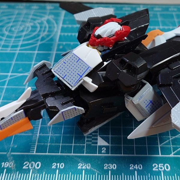 ユニオンフラッグカスタムをベースにジークアクス、デスサイズ、ガンバレルストライカーでミキシング中です！変形機構も完全変形でバッチリ組み上げていってます！今はとりあえず大まかにプラ板モリモリなのでちゃんと組み上げられるようにしてかつディテール増やしたいですね〜！（2枚目）