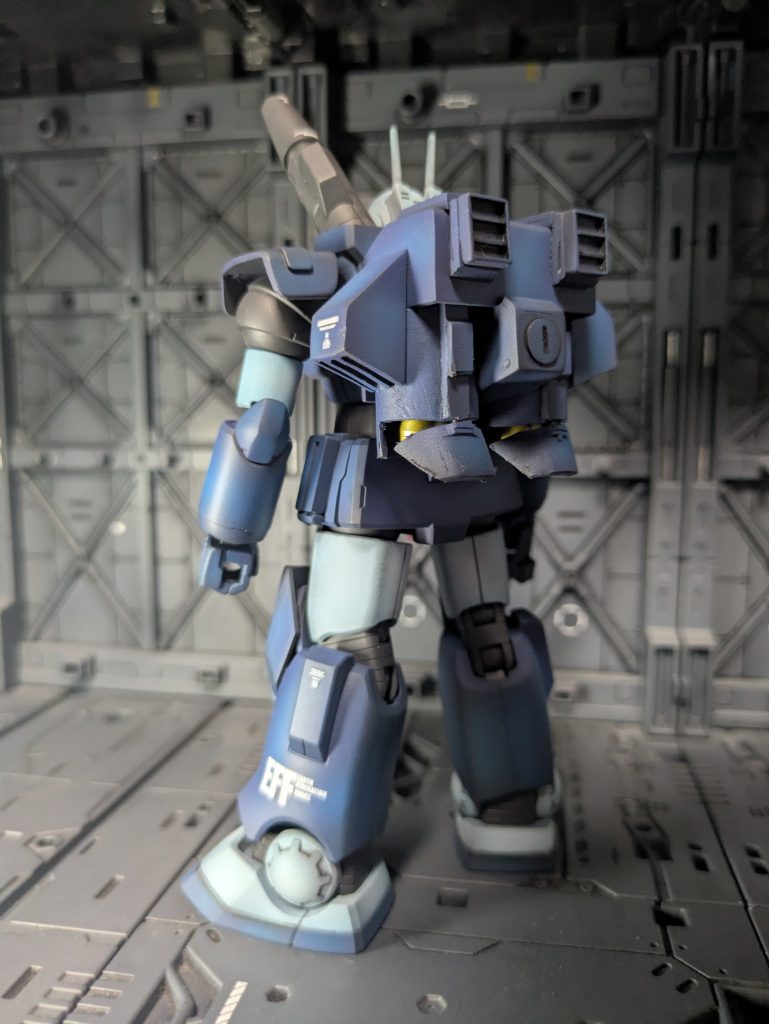 バックパックもプラ版箱組みになっています。何故って旧キットの入手が勿体なかったのと、ちょっとイメージ変えてみたかったからです😊