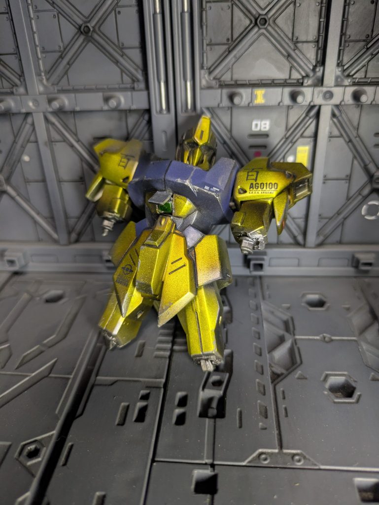 旧キットで製作したゼータガンダム最終話のラストシーンの百式です😊