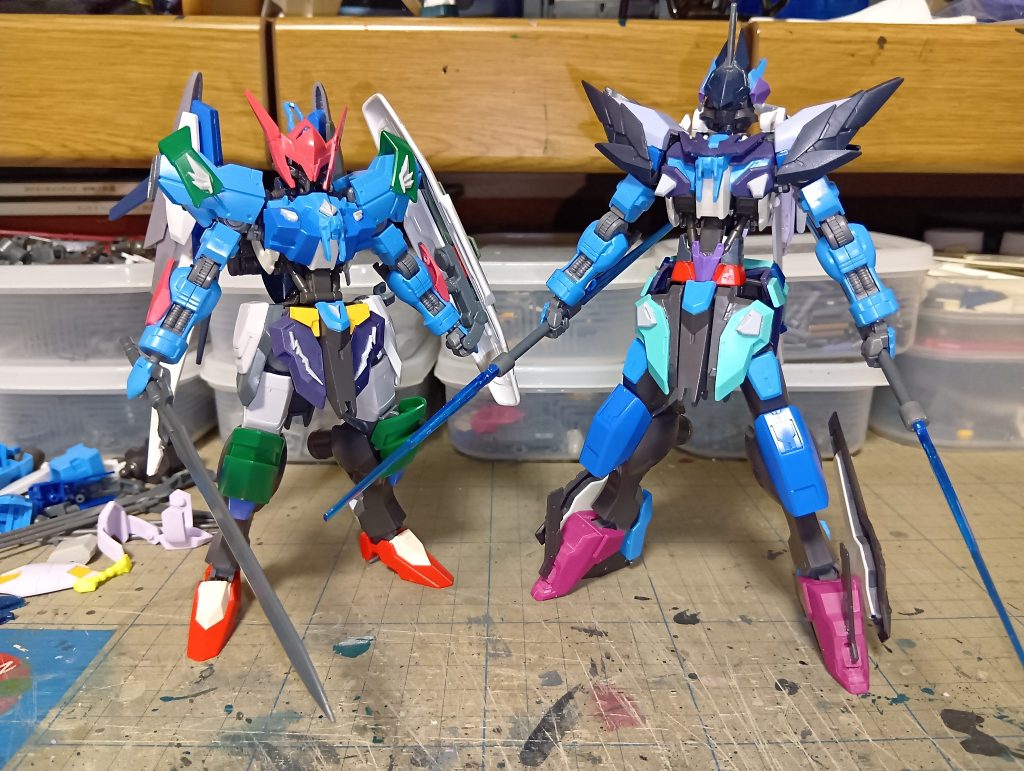 この機体をベースにした派生機も製作中です(予想通りに塗装めんどくて止まってます)。塗装はタミヤアクリル塗料を筆塗りで、今回から塗膜のテカりを抑える為にフラットベースをかなり混ぜ込んでみました。おかげで普段よりもテカってない気がします。それではご清聴ありがとうございました。