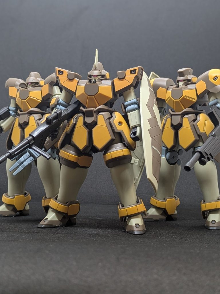 集合〜！この3機だけでも連続で作ると途中面倒になりました。キットはシンプルで組みやすくていい感じ⤴️マグアナック隊36機セット（6機セットが6個届くw）は流石に置けるスペースもなくこのコンパチキットで満足＆我慢か・・・？作れる気がしないです・・・あと一つ積みのノーマル機も比較に作らんと(¯―¯٥)ここまできたら、ちょっと集めたい気も・・・ねぇ・・・6機セットだけで売ってくれませんかね？ご覧頂きありがとうございました✨