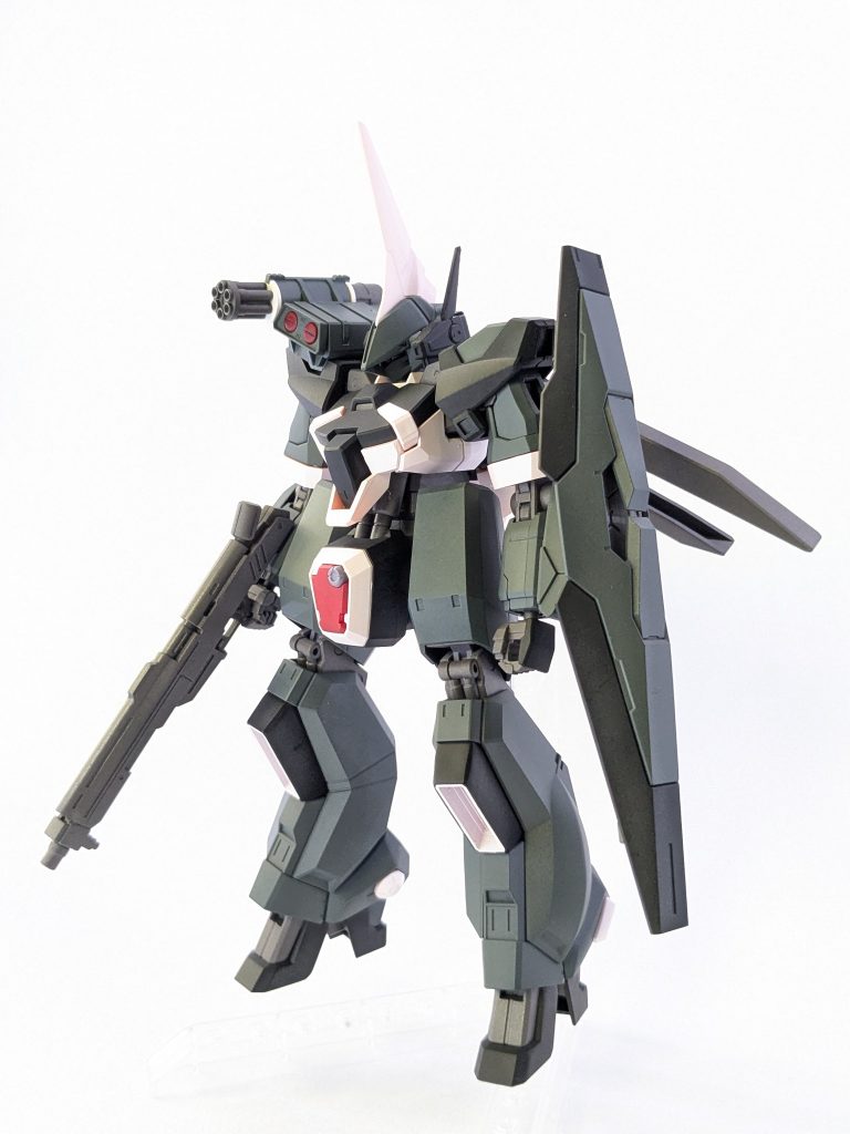 バーザムプラスバーザムの武器を強化し長期戦でも運用を可能としたMS。