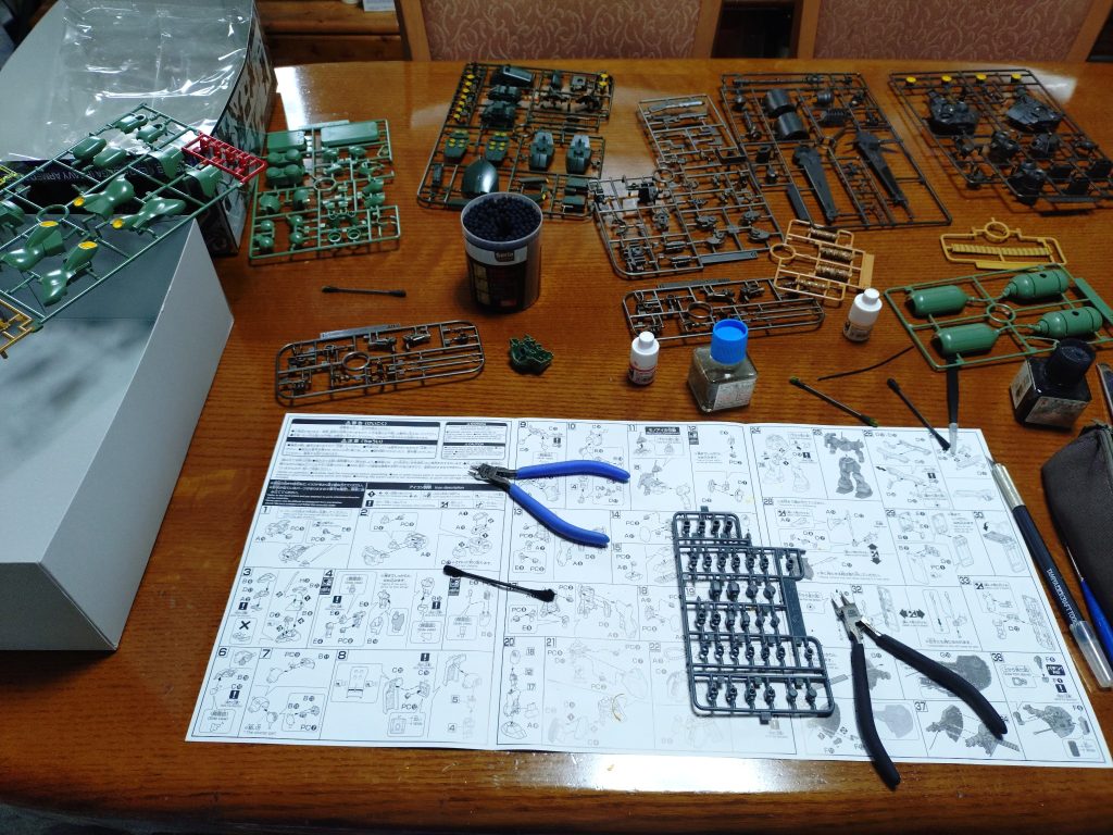 最初に部分塗装とスミ入れのみしました。&nbsp;