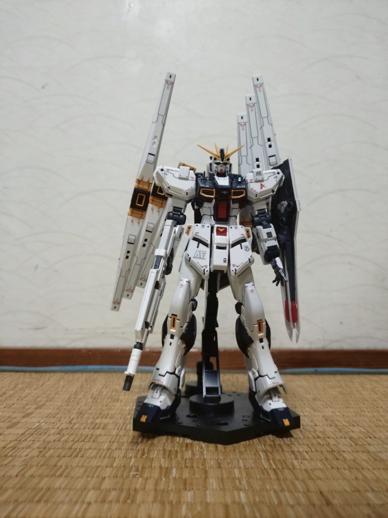 それでもデカールも貼り終わって完成すると惚れ惚れします。
