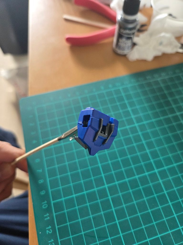 スポンジヤスリのみだと塗装したときに余計に浮いてる感じがしました。