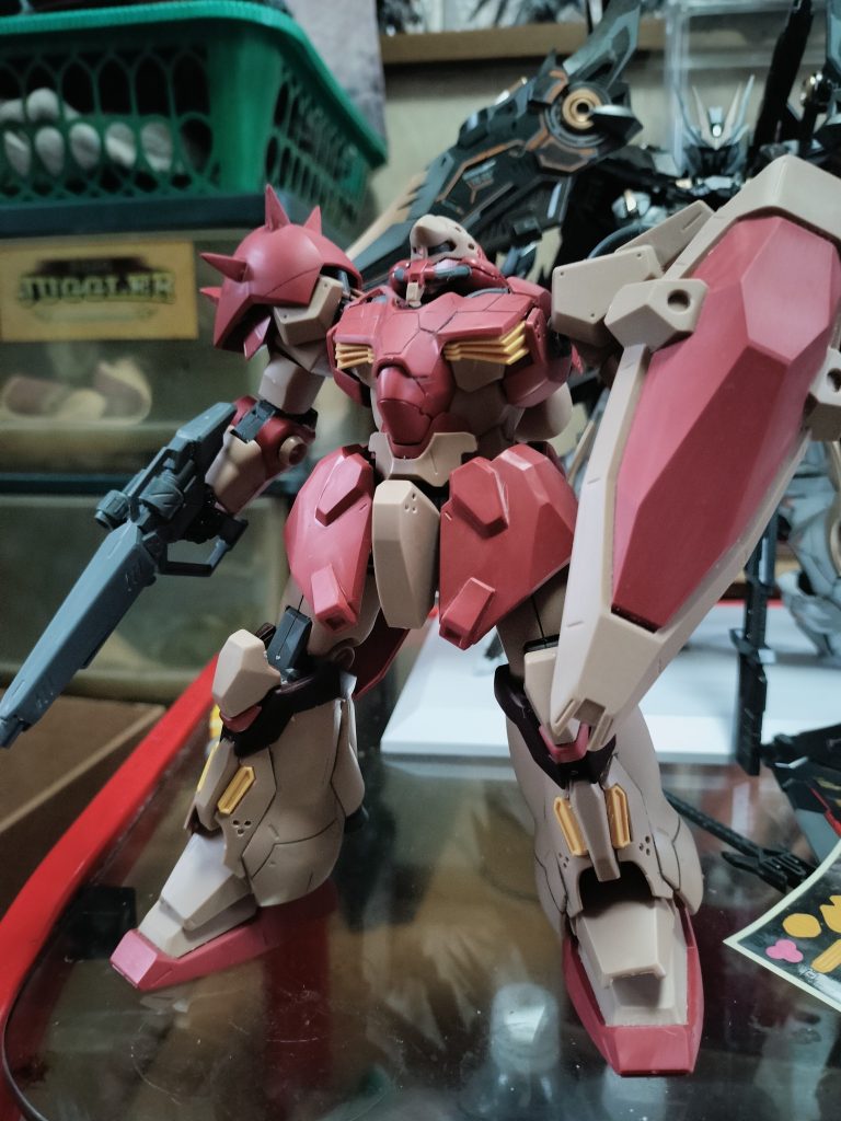 作品名：基本改装終わりました💡<p>・全パーツエッジ出し(頭部、胸部、肩、腰アーマー、腹部アーマー、膝、脚部、スリッパ、銃、シールド) ・新規スジ彫り追加(胸部、リアアーマー) ・モールド彫り直し(流し込みペンでスジ彫り確認) ・メタルパーツ穴穴開け ・頭 [&hellip;]</p>

