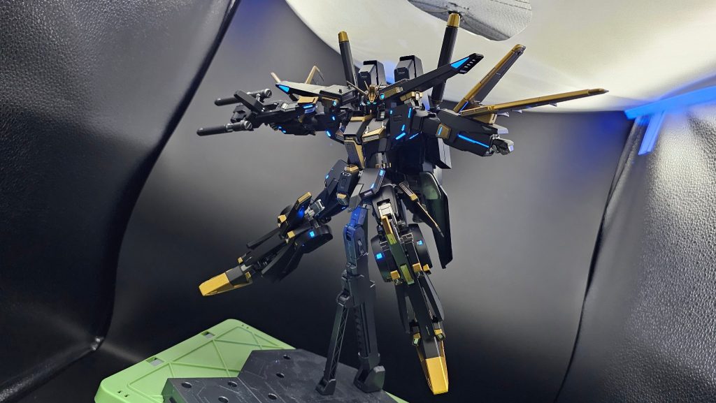 ZZ のポーズ…（難しい）カトキでも腰が横回転しないため足の向きと前屈は出来るためその分で調整、しましたが…自分にはこのポーズは早かったようですw