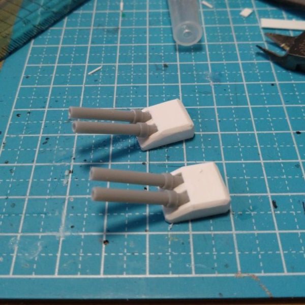 コロンブス級改BDF−1の砲塔制作中。