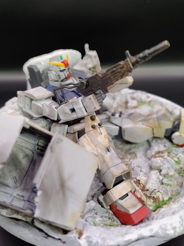 使用材料は主に100均の紙粘土　アクリル絵の具タミヤ　ウェザリングマスター各種リアルタッチマーカー各種等です。