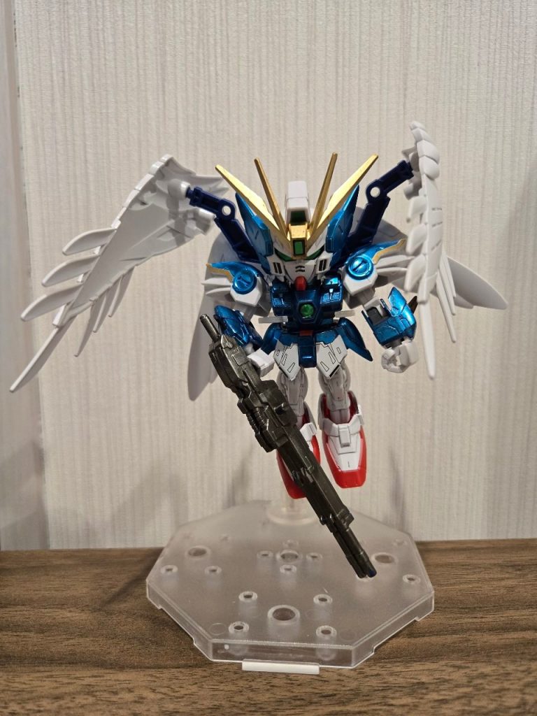 ちょっとだけポージング頑張った…………？w羽だけ？？？ww(*´ω｀*)