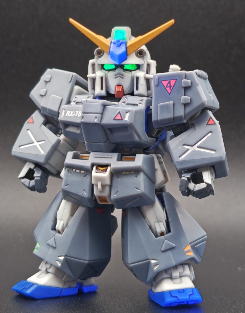 冬服（チョバムアーマー）を着ました。リアルタッチマーカーで少し色味を調整しています。デカールはHGUC用なので少々大きいですね😅