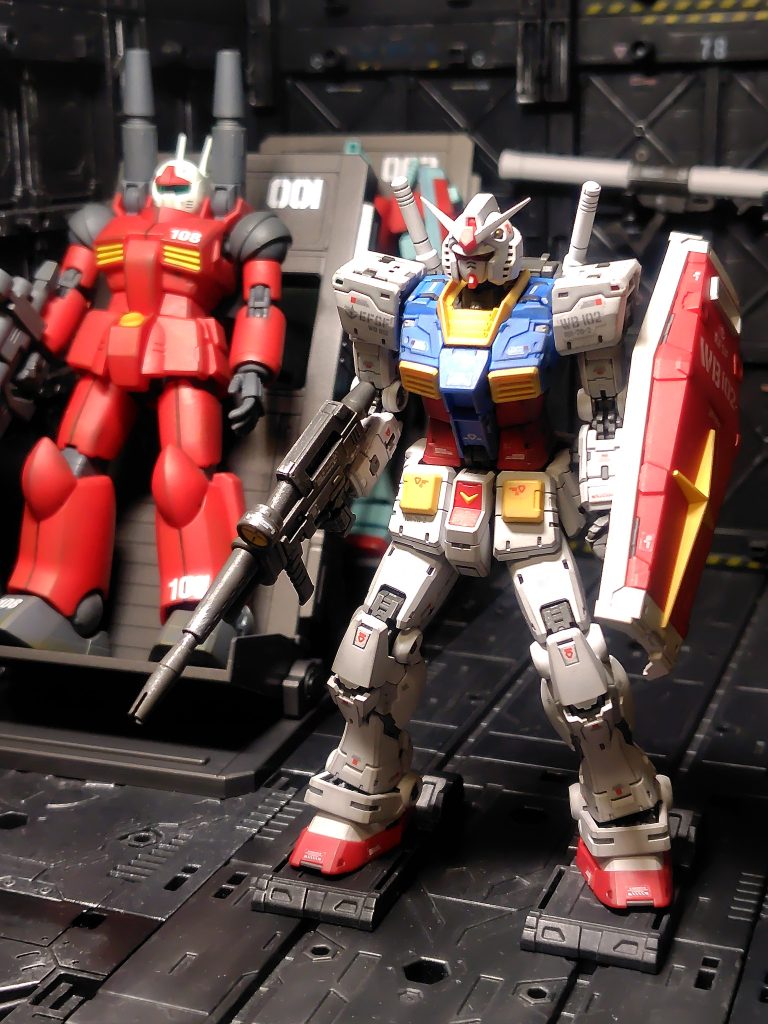 作品名：アムロ行きまーす！<p>MSハンガーを手に入れたのでカタパルトと合わせて遊びました(gundam-kao6)ホワイトベースにもジムの1機ぐらい配備されてもいいと思うんですよね。</p>
