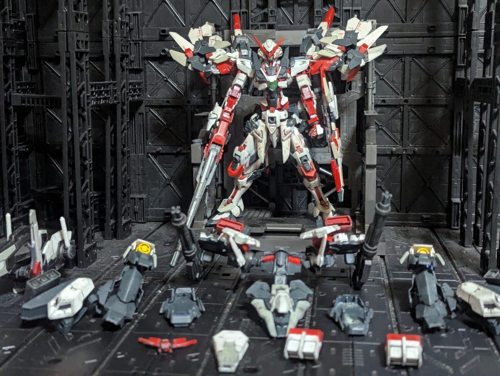 全てのアーマーは差し替えなしで着脱。見ての通り、装備すると全くと言っていいほど動きません…そしてアクションベースと全身の関節が悲鳴をあげている…コンテストの締め切りに間に合わせるための突貫作業で粗がひどい…