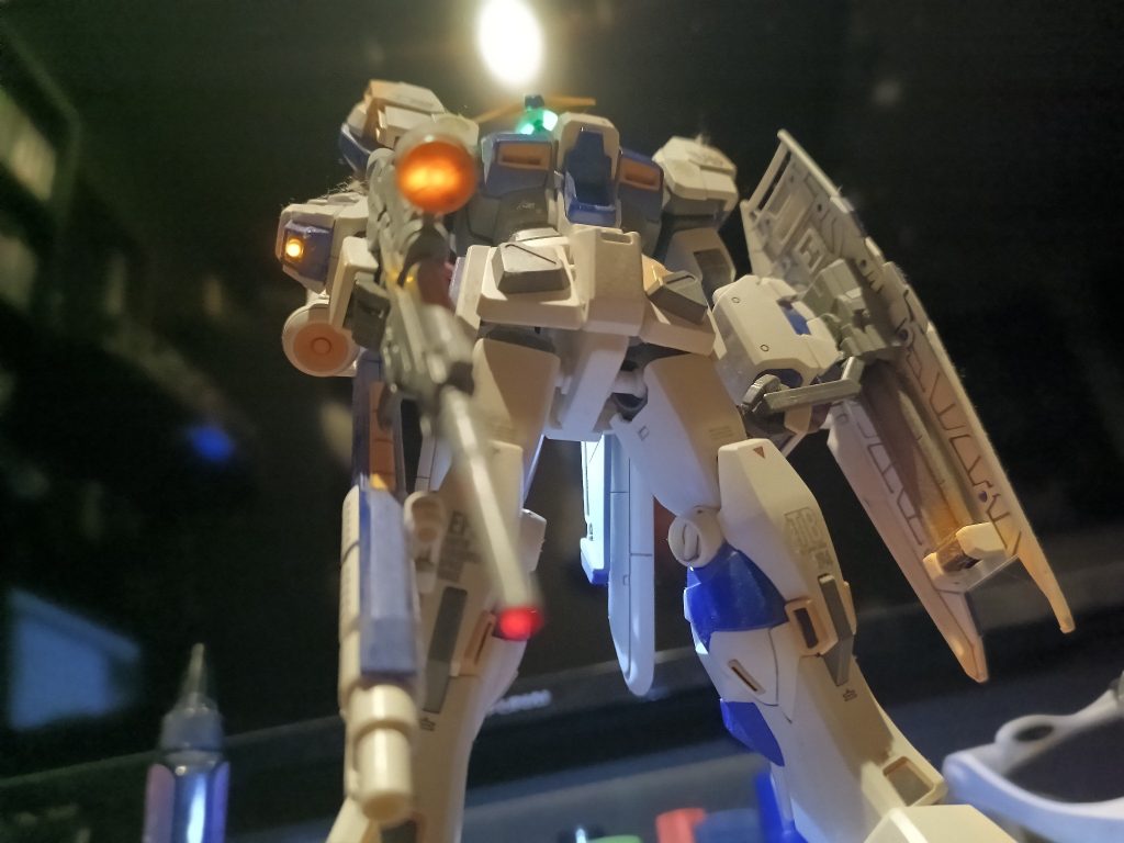 ビームライフルの銃口とスコープには入れてますね☝️