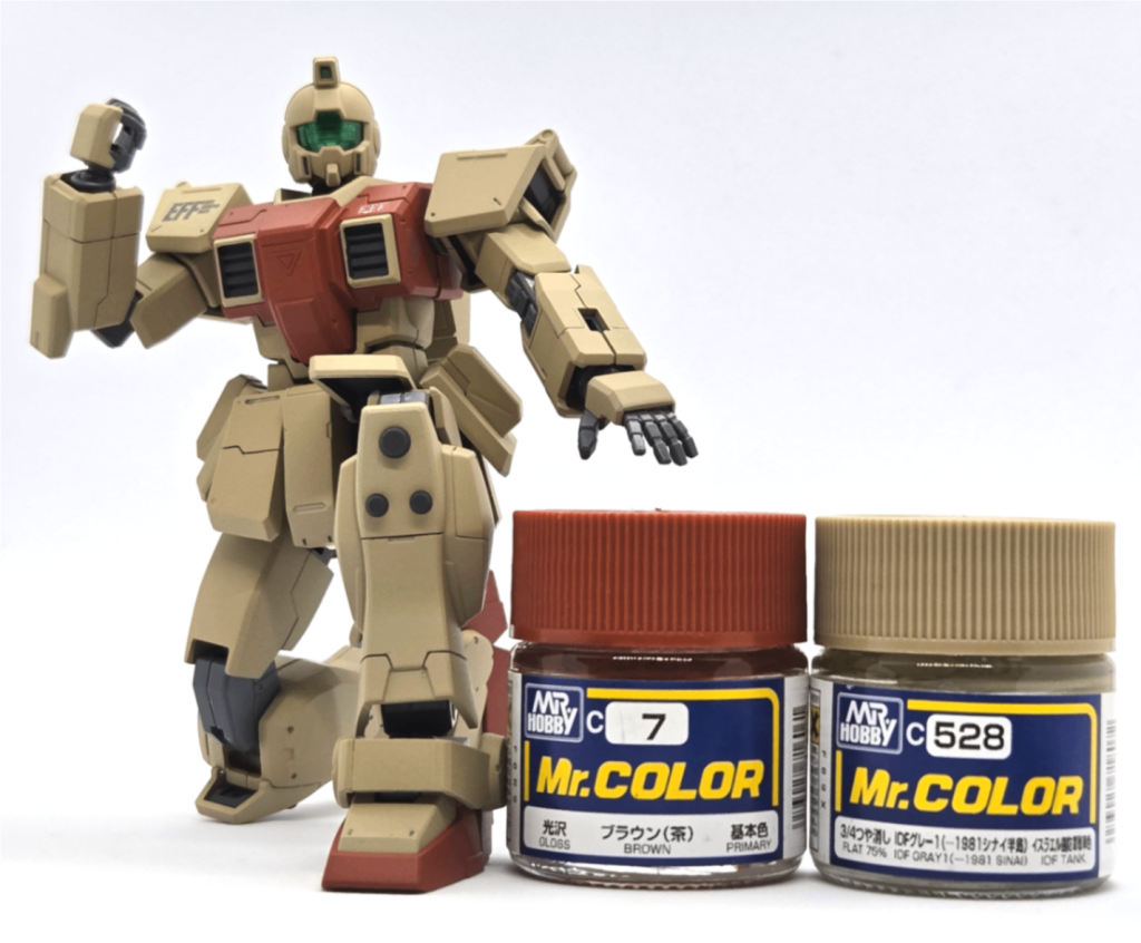 最後に塗装に関してです。関節は塗装無し。足の裏、肩アーマーの内側、スカートの内側はガンダムマーカーのグレーを使用しています。そしてここからが一番伝えたい。胴体とスリッパはMr.カラーのC7、その他頭や手足はMr.カラーのC528を、エアブラシ用に希釈しただけで他の色を混ぜずそのまま塗装しています。面倒な塗料の調合をすることなく第08MS小隊に登場した少し暗めで渋い色合いの陸戦型ジムが簡単に作れる、このためにあったのかと思わせるほど完璧な塗料なので是非真似して欲しい！！以上、プラスチックでした。