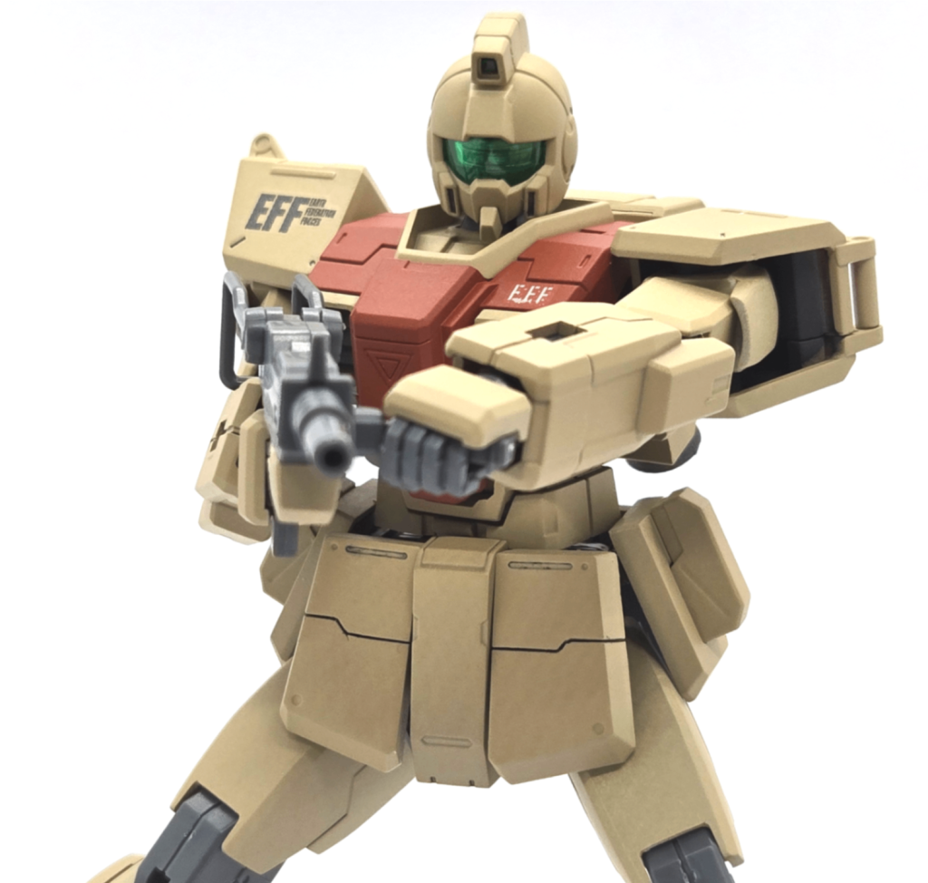 100mmマシンガンを構えて撮影。両手持ちが映える！
