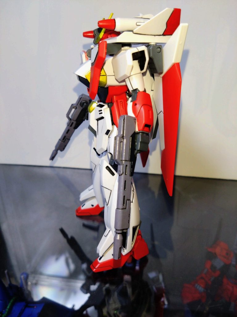 イエロー部分をGXメタルイエローに塗り替えました。