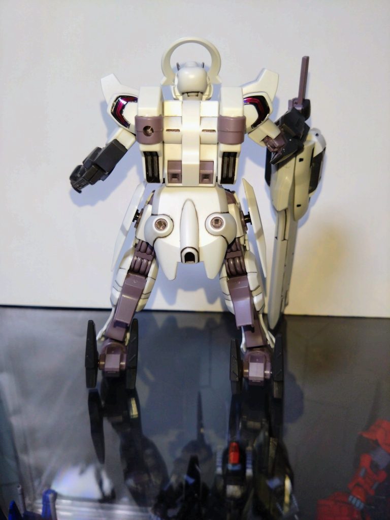 スミ入れはエナメル塗料のブラックとコピックライナーです。