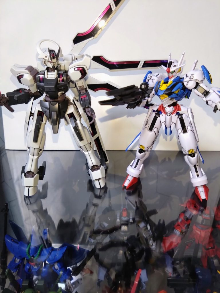 GフレームFAのガンダムエアリアルと並べて見ました。