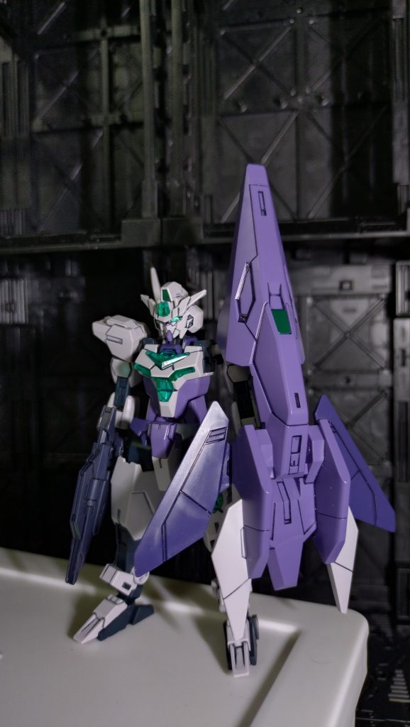 フロントコアガンダムより胴体のクリアパーツが増えています。