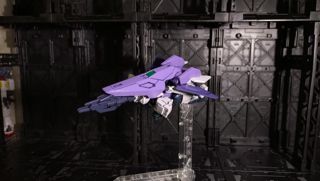 コアフライヤーコアガンダムII単体で変形可能な飛行形態です。