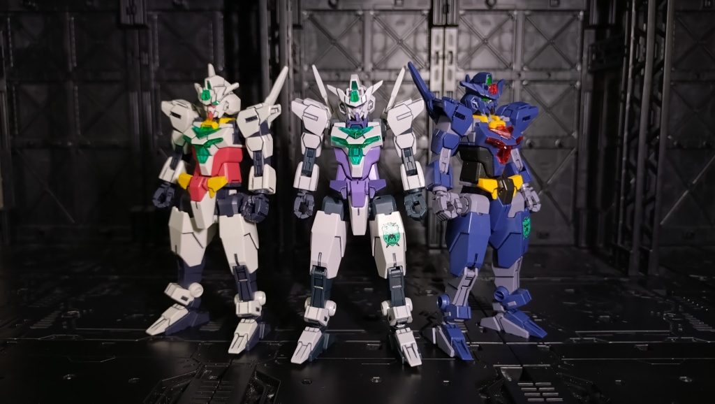 左からコアガンダムIIコアガンダムII(G-3カラー)コアガンダムII(ティターンズカラー)
