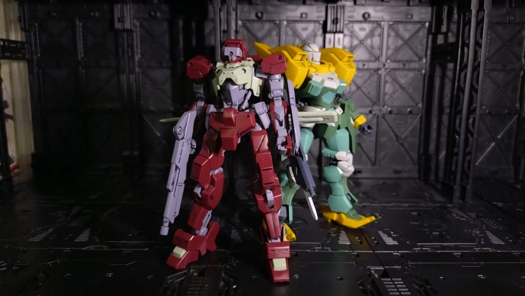 とりあえずテイワズ製MSのガンプラが辟邪しかいないのでこの2体でのツーショットです。