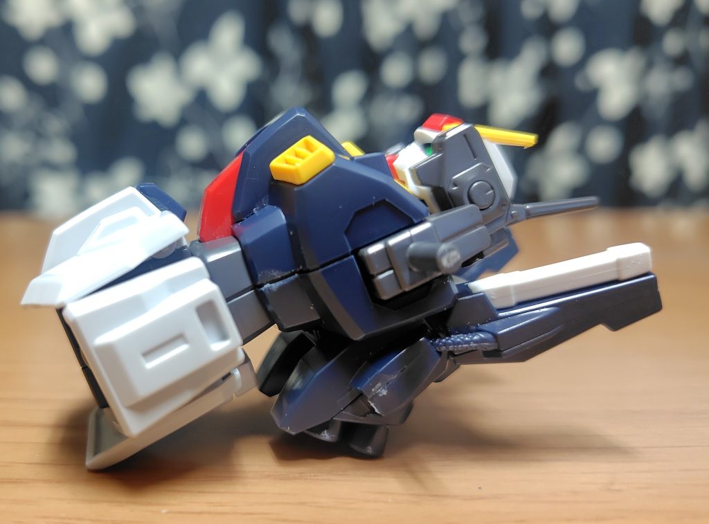 四肢を欠損して破棄されたRX-1783号機ガンダムMk-Ⅱを回収。
