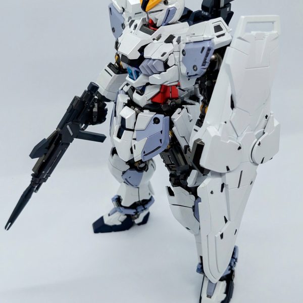 とっぴな思い付きで作業が増えいつ完成するかわからないガンプラのサグラダ・ファミリアとなりつつありますが、今日はバズーカを作成ユニコーンガンダムのバズーカを持たせられるようグリップをナラティブガンダムのものに置き換え延長工作等…保持力バッチリになりました平行してビームガドリングも制作中B装備の塗装も始まりました&nbsp;（3枚目）