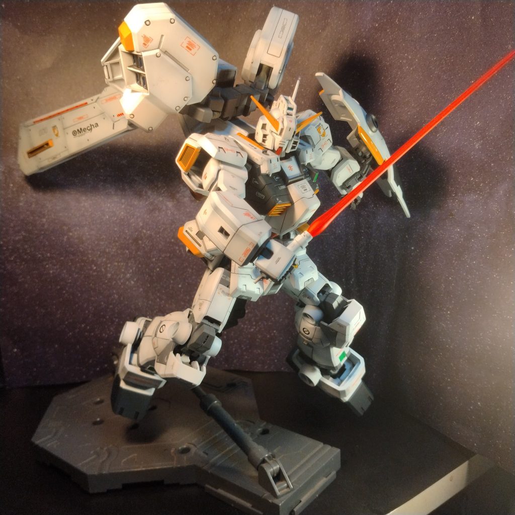 作る前はティターンズカラーを見ていたので！断然に前作のTR1改の方がカッコイイだろうと思ってましたが！スジ彫り入れてカラーリング変更したら！あれ？もしかしたらTR1改よりカッコイイかも？って思っちゃいました！😄😄