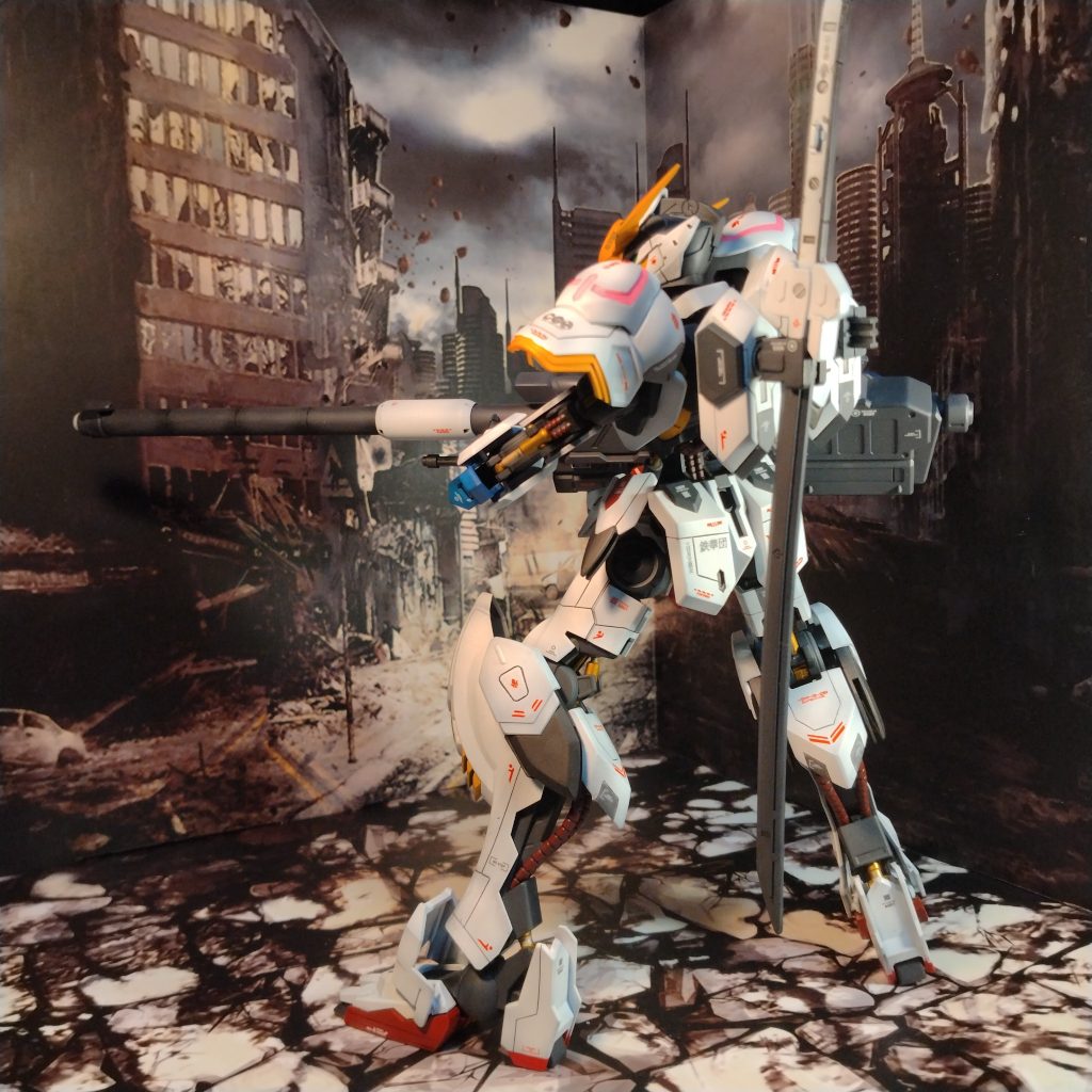 スジ彫りはやり過ぎずやらな過ぎず！って感じでやりました！😄