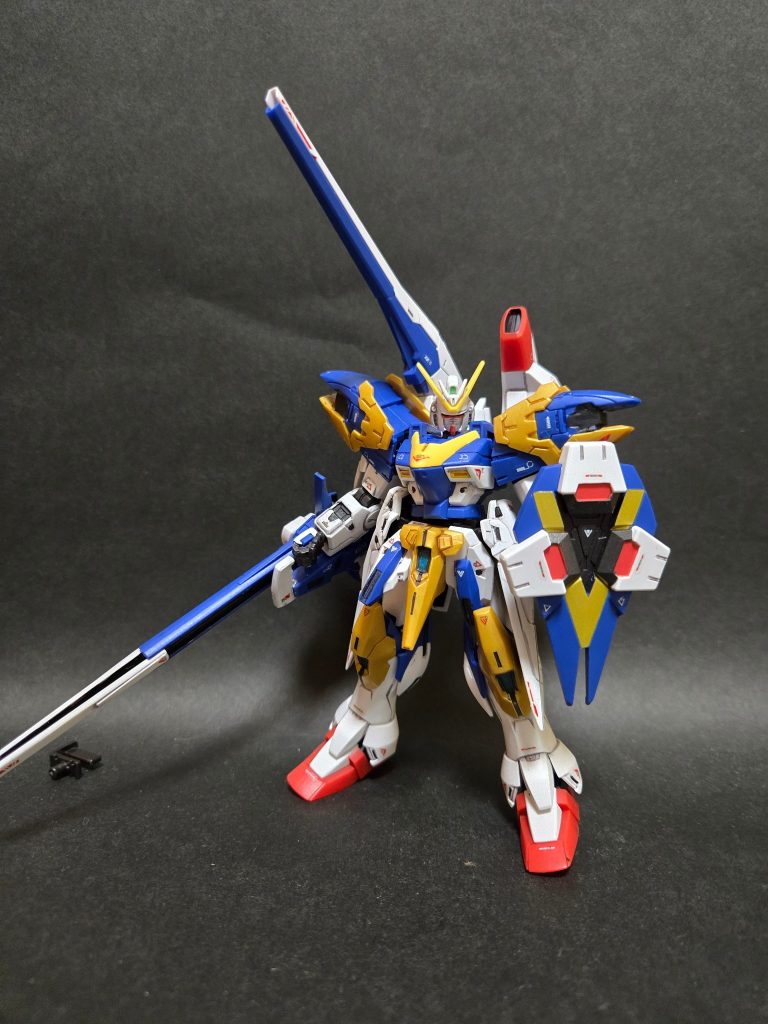 フレーム＋装甲+オプションパーツの3個イチで完成のこの機体、食玩ながらなかなかにボリューミー✨