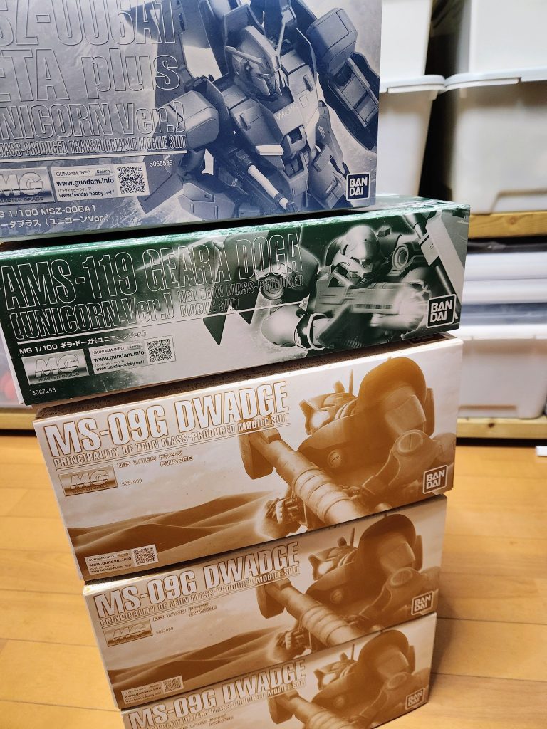どの工程も凄く楽しみながら作業出来たのは、このキットの良さのおかげかと思います。先日追加でプレバンで買ったドワッジが３機到着したので、またいずれ制作するのが楽しみです。