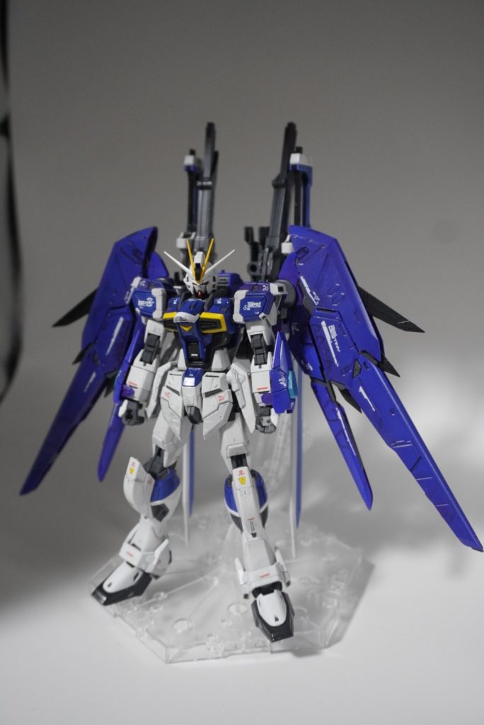 うーん、イケメンや😍当時デスティニーインパルス3号機をみて一目惚れしたけど、設定とか全然知らないです😅再現したくて旧HGデスティニーをこのカラーで塗装しましたが、遂に念願が叶いました。&nbsp;まっ、そんな感じで作って満足したのでポージングは次回色々やってみたいと思います😆&nbsp;それでは、また🫡
