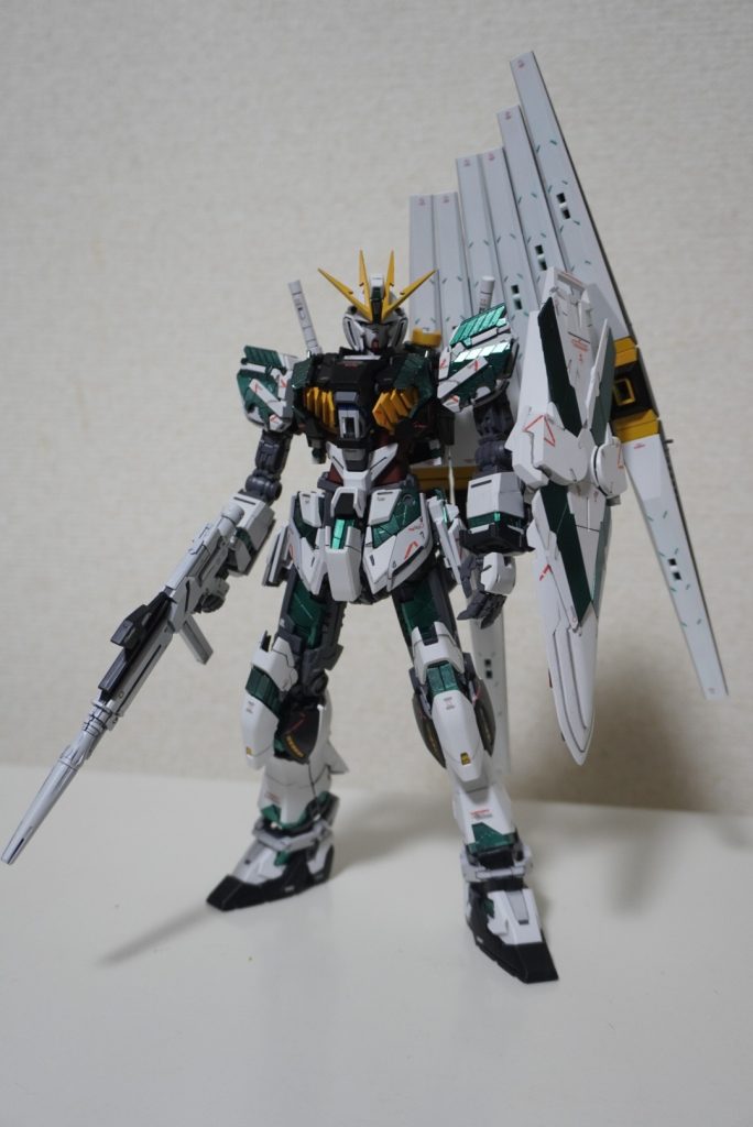 ニューガンダムも並べたいと思い、持っていたはずなのでマウンテンサイクルを捜索したのですが見つからなかったので昔、断捨離でいくつかガンプラを売ってしまったのでニューガンも売ってしまったのかも。いくつか、今になって作りたくなったのですが見つからないので売ってしまったのかな😇今作ろうと思ってもプレ値になってて買えへん😭まっ、そんな感じです。　　母の体調が悪くて溶剤の臭いが良くなさそうだったからエアブラシ塗装を控えていましたが、もう大丈夫そうなので冬になってエアブラシ塗装ができなくなったら筆塗りして今のうちにエアブラシ塗装をできるだけやることにしました😁ということで、次の作品に取りかかろうと思います！&nbsp;それでは、また🫡