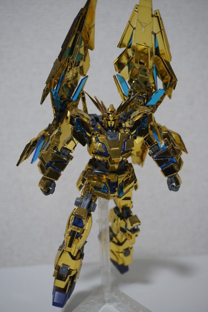 ついでにフェネクスも見つけたので回収してきましたが当時アームドアーマーの尻尾の基部が1ヵ所折れてしまったので外したけど、どこにいったものやら。フェネクスはメッキじゃないVer.を最近の再販の時欲しかったのですがお金がなくて買えませんでしたが本日定価で中古屋さんで売ってたのを買いました。キャンディ塗装は苦手なのですが、キャンディ塗装でフェネクスを仕上げてみたいとでごわす。
