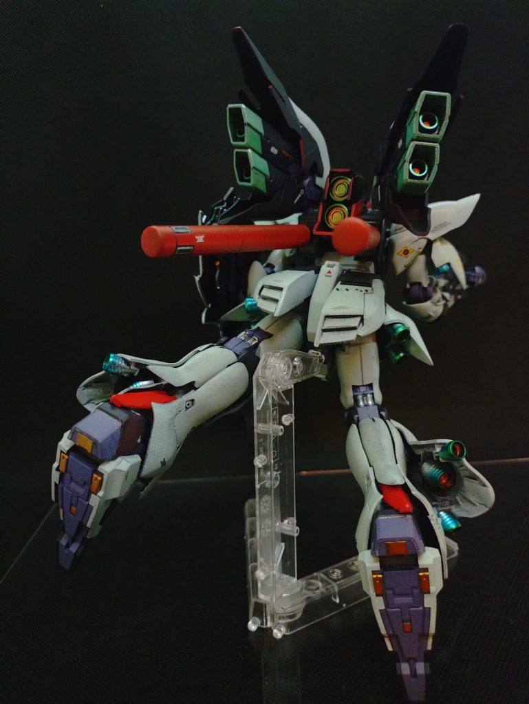リ·ガズィやνガンダムより武装は少ないけど純粋な機体性能でシャア率いるネオ·ジオン軍を圧倒する事でしょうwww